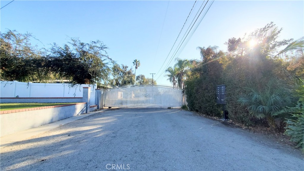 big price reduction from original list price for fast sale. see it ASAP.
A little bit of country, with all the convenience of city life!
If you are searching for a large lot to build your dream home, take a look @ this property.
Here is your chance to buy an estate sized residential lot behind electric gate.
This is the vacant lot just east of 3773 Pilgrims Way.
This lot size is 26,222 sq ft & is adjacent to many very nice homes.
There are 4 lots behind this electric gate.
these 4 lots share this electric gate.
Convenient location with easy access to freeways & streets.
This parcel is in un-incorporated area of San Bernardino County.
All info are believed to be correct but not guaranteed. Buyer to perform due diligence to verify all information
Buyer is welcome to do on-site assessment & check with San Bernardino County.
land will be delivered free of vehicles currently parked on the land.
This is a great property waiting for the new owner to build a dream home here.