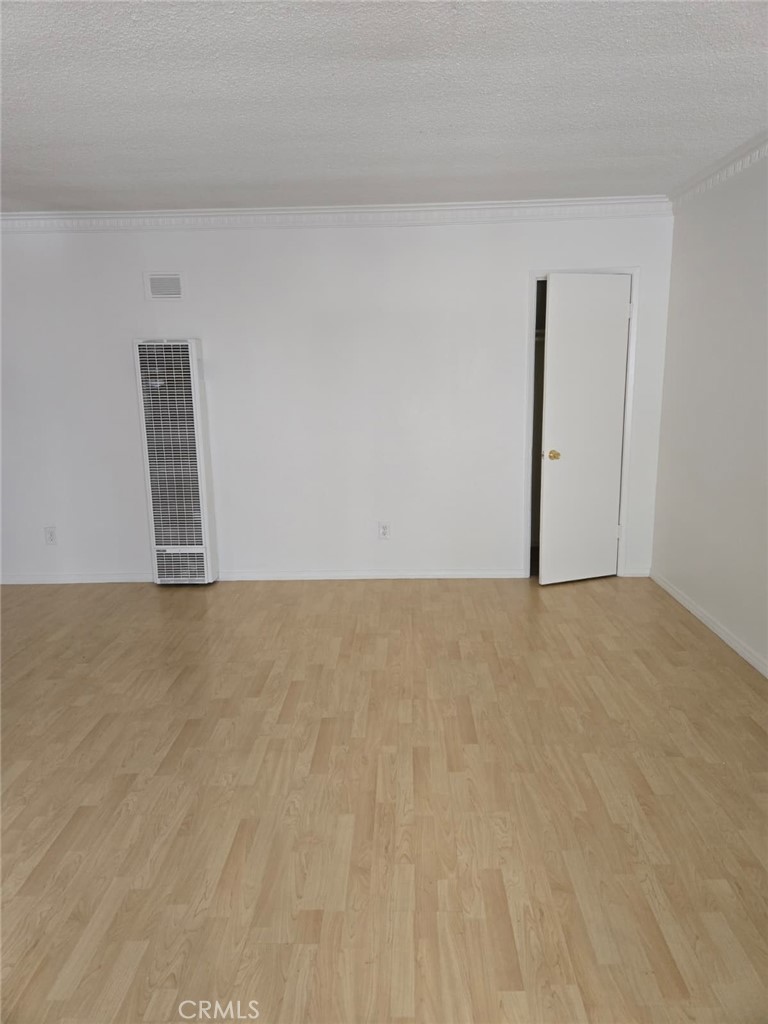 1735 Winona Boulevard 1