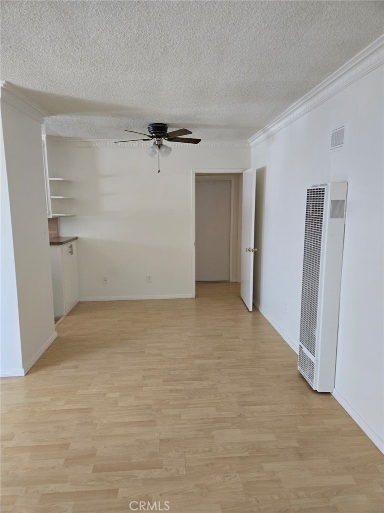 1735 Winona Boulevard 1