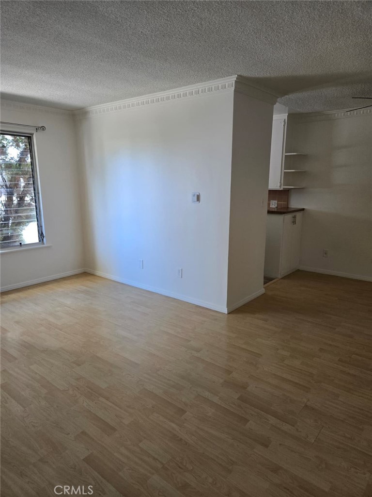 1735 Winona Boulevard 1