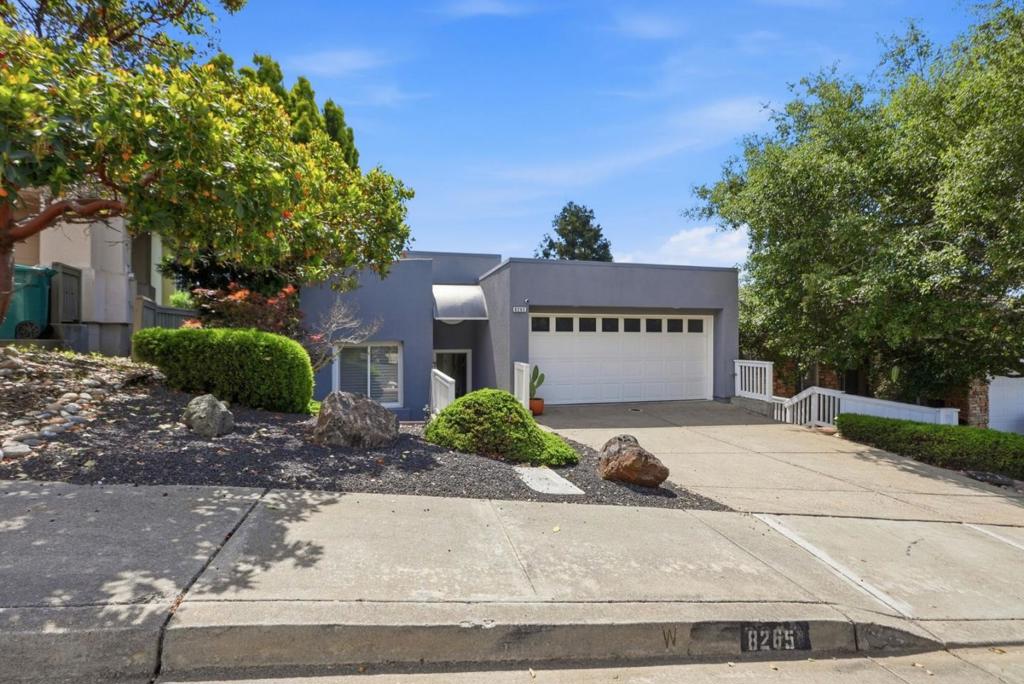 8265 Skyline Circle
