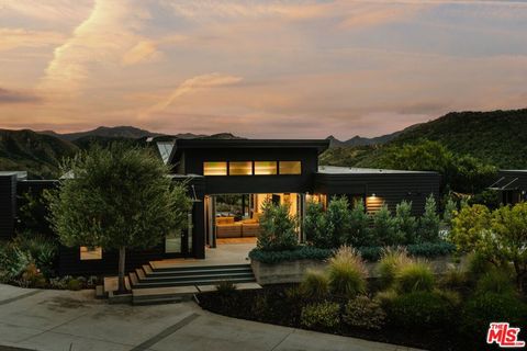 Photo of 3649 Kanan Road, Agoura Hills, CA 91301 (MLS # 26674093)