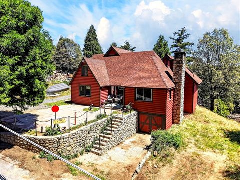 Photo of 336 Lovers LN, Cedarpines Park, CA 92322 (MLS # IG26105068)