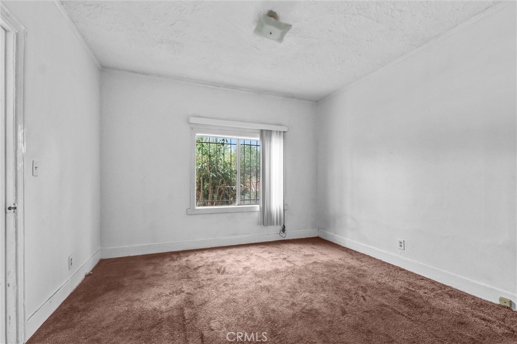 2112 S Burnside Avenue