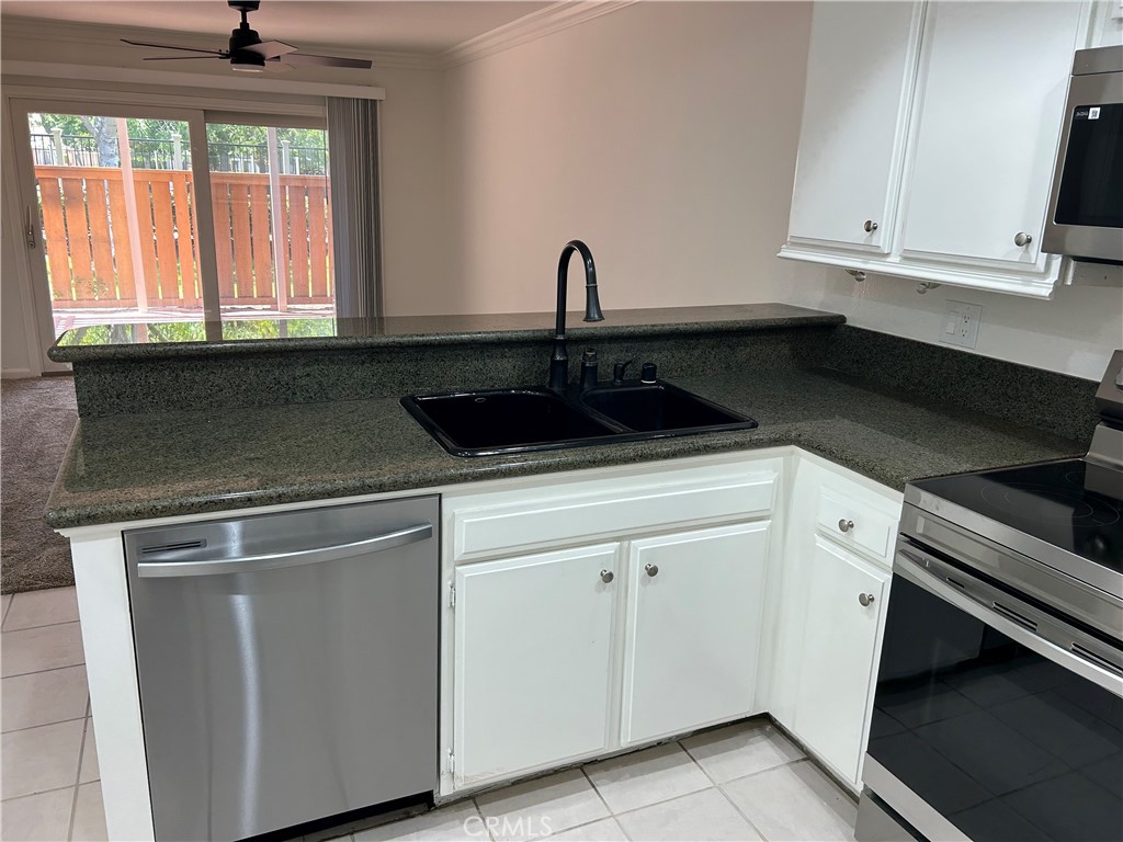 6560 E Camino Vista 2