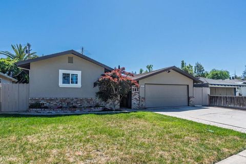 Photo of 2045 Helena Way, Redwood City, CA 94061 (MLS # ML82045218)
