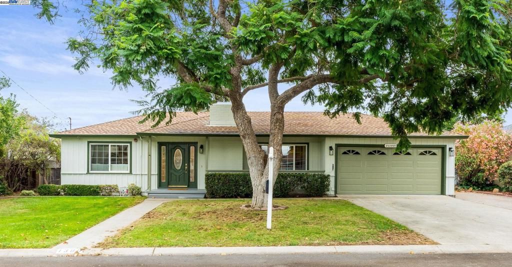 Photo of 1380 Pauline Dr Dr, Sunnyvale, CA 94087 (MLS # 41113627)