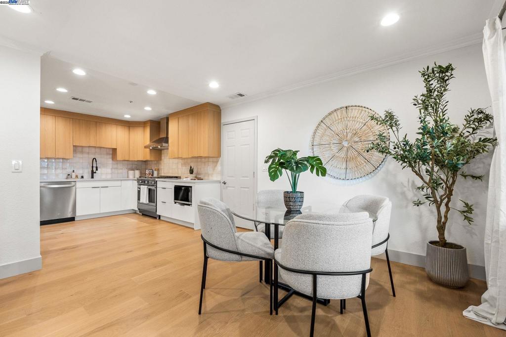 SUNNYVALE - Residential