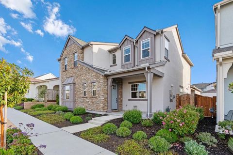 478 Lassen Way Marina CA 93933