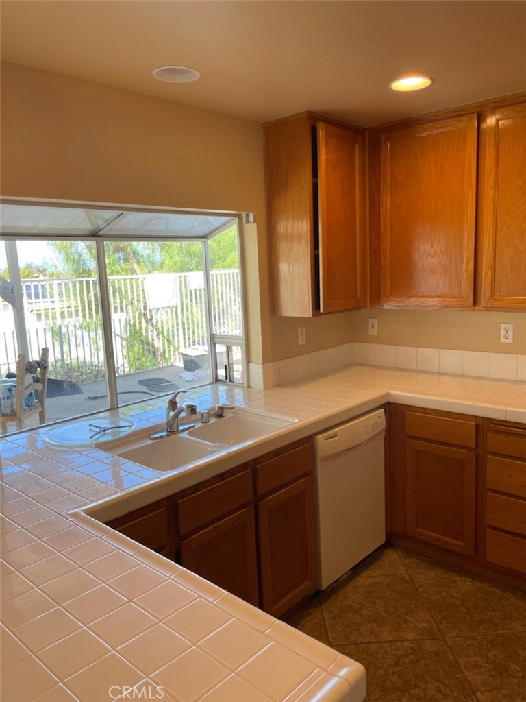 Mountain Gate - Residential Lease