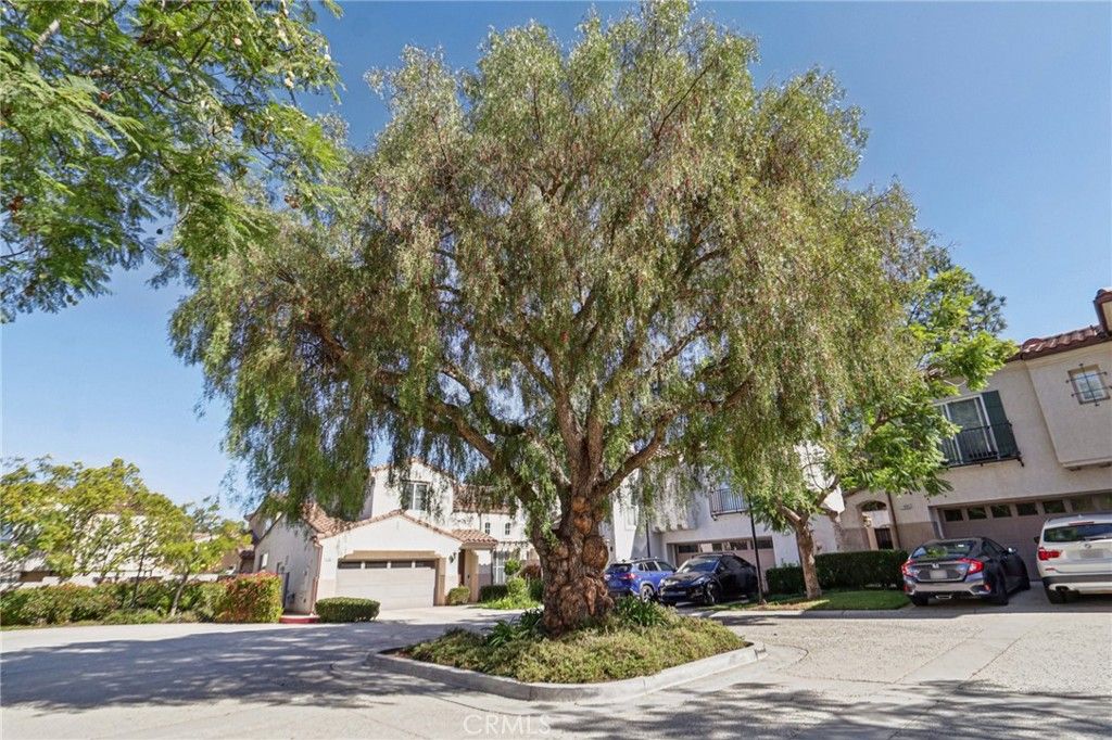 Photo of 11861 Tuscana Court, Moorpark, CA 93021 (MLS # SR25244015)