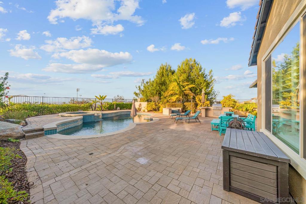 542 Adobe Estates Dr