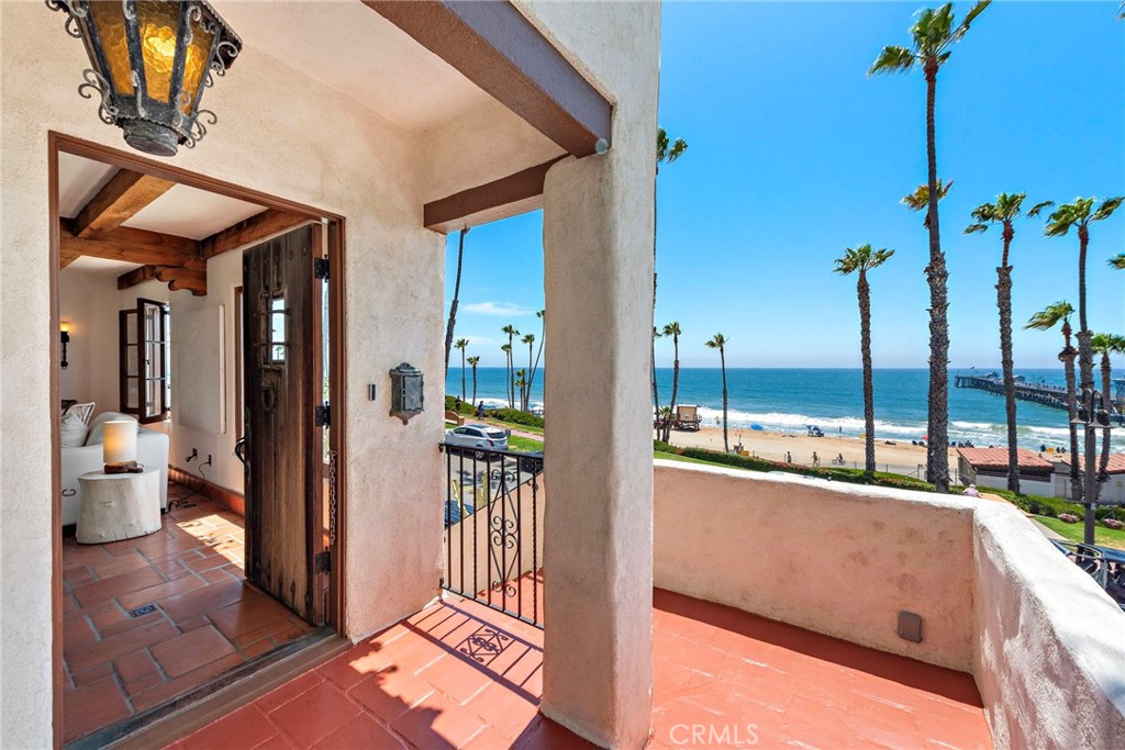 606 Avenida Victoria