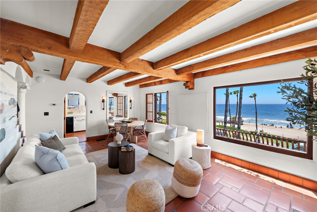 606 Avenida Victoria