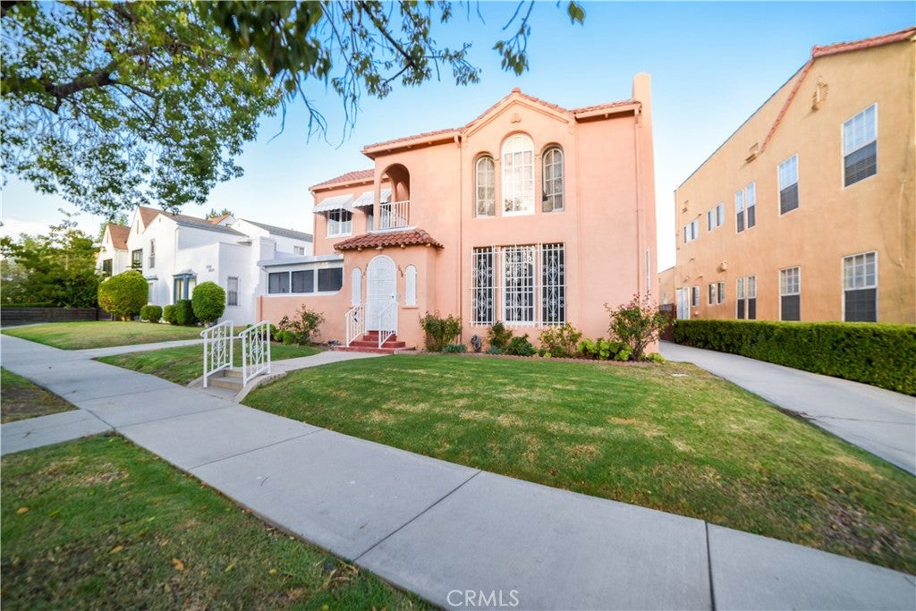 1036 S Citrus Avenue