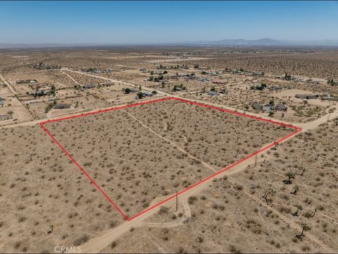 Photo of 13828 Cholame Road, Phelan, CA 92371 (MLS # PW25247577) Photo of 13828 Cholame Road, Phelan, CA 92371 (MLS # PW25247577)