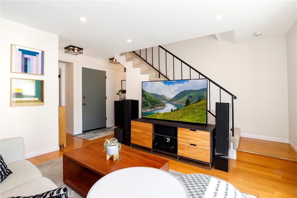 279 N Holliston Avenue 4