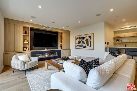 Tiny photo for 846 Dickson Street, Marina Del Rey, CA 90292 (MLS # 26642979)