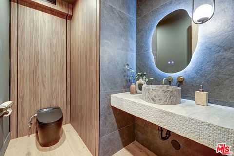 Tiny photo for 846 Dickson Street, Marina Del Rey, CA 90292 (MLS # 26642979)