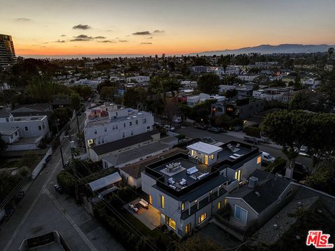 Tiny photo for 846 Dickson Street, Marina Del Rey, CA 90292 (MLS # 26642979)