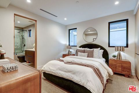 Tiny photo for 846 Dickson Street, Marina Del Rey, CA 90292 (MLS # 26642979)