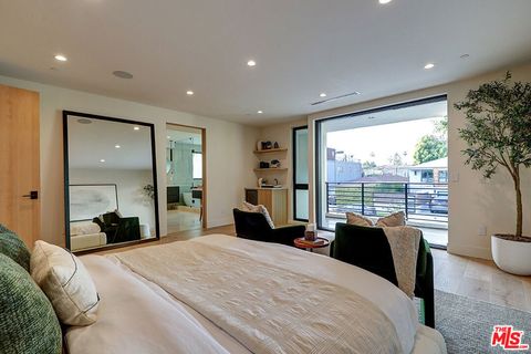 Tiny photo for 846 Dickson Street, Marina Del Rey, CA 90292 (MLS # 26642979)