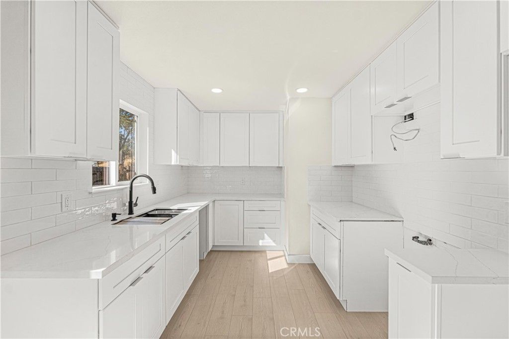 Photo of 6621 Weatherby Way, Sacramento, CA 95842 (MLS # SC25242201)