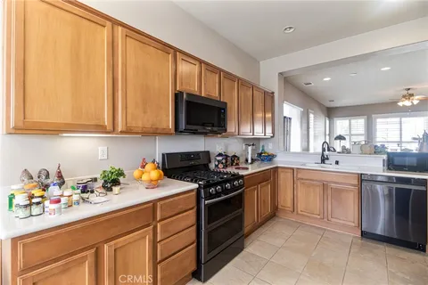 19484 Lynbrook Rd, Apple Valley, CA 92308 - #: PW26042257