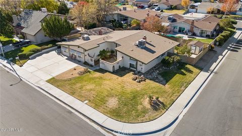 Photo of 43759 W 27th Street St, Lancaster, CA 93536 (MLS # SR25277007)
