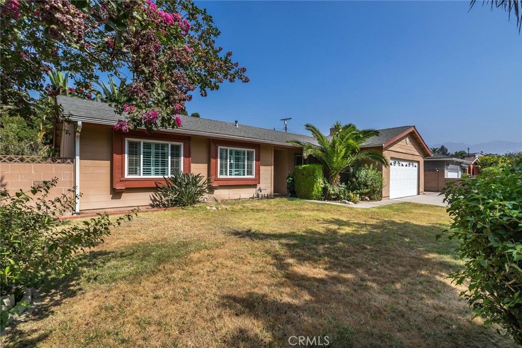 Photo of 11235 Sunburst Street, Sylmar, CA 91342 (MLS # CV25243346)