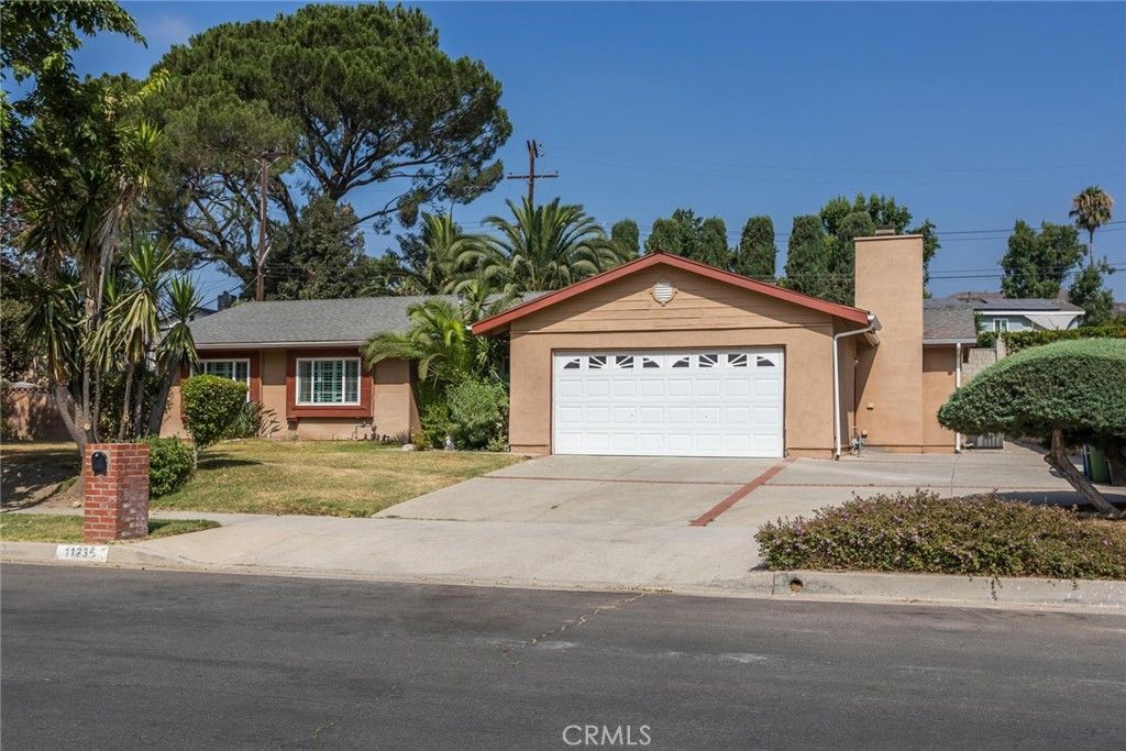 Photo of 11235 Sunburst Street, Sylmar, CA 91342 (MLS # CV25243346)
