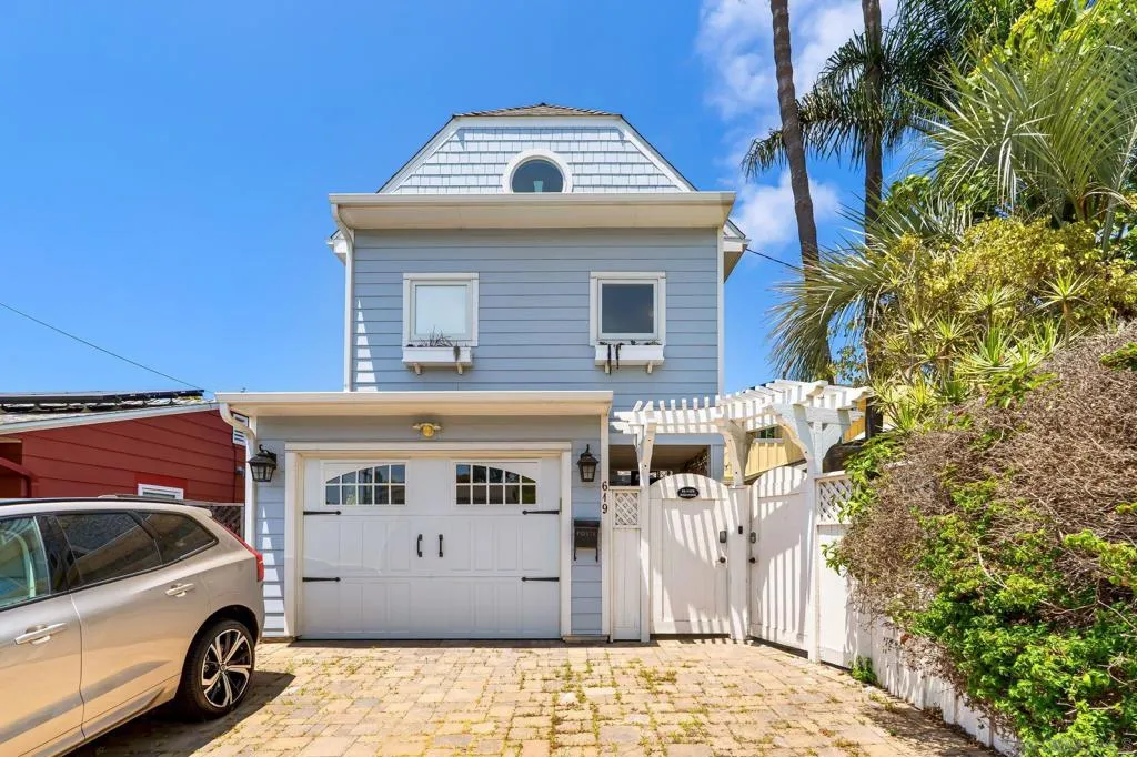 La Jolla, California 92037, United States, 4 Bedrooms Bedrooms, ,3 BathroomsBathrooms,Residential,Active,175673