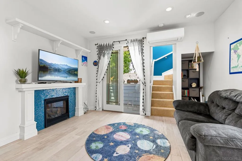 La Jolla, California 92037, United States, 4 Bedrooms Bedrooms, ,3 BathroomsBathrooms,Residential,Active,175673