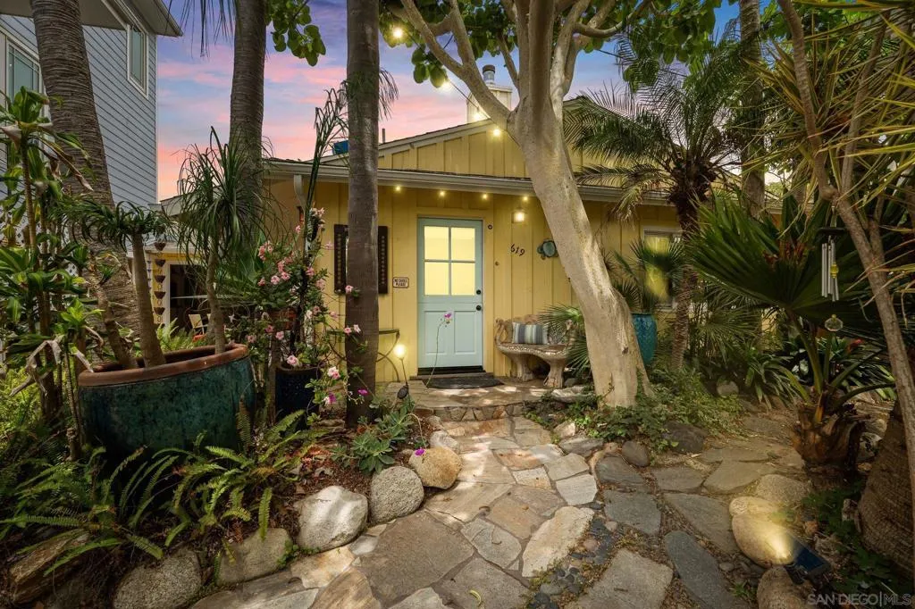 La Jolla, California 92037, United States, 4 Bedrooms Bedrooms, ,3 BathroomsBathrooms,Residential,Active,175673