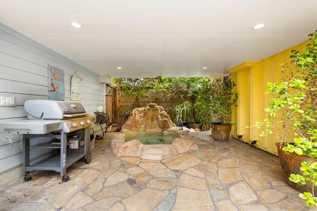 La Jolla, California 92037, United States, 4 Bedrooms Bedrooms, ,3 BathroomsBathrooms,Residential,Active,175673