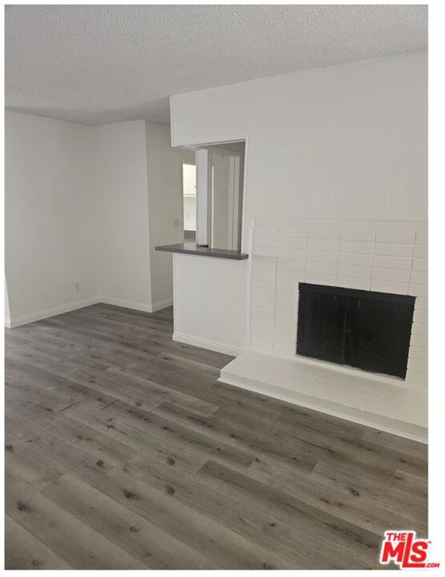 Welcome to unit #5 at 11924 Montana Ave in prime Brentwood.  This 2nd floor large 2 Bedroom/ 2 Bathroom has an open floor plan, and has a good sized balcony.  The building is just steps away from San Vicente Blvd which is known for its trendy restaurants, coffee shops, and shopping.   Photos posted may be of another unit with similar features.