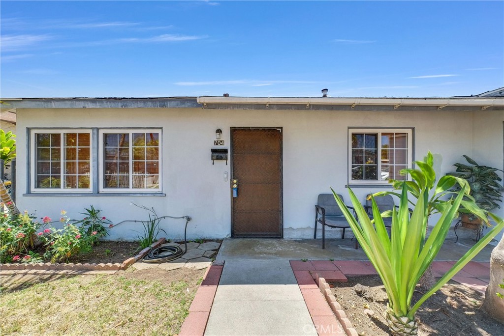 704 E Stearns Avenue