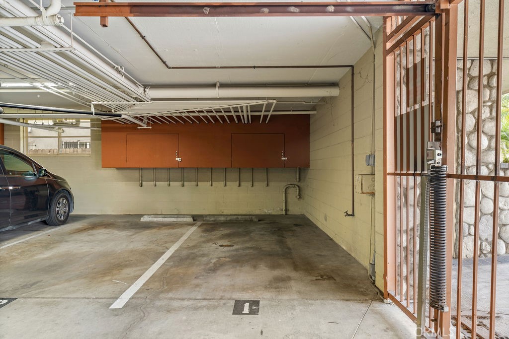 Circle (CA) - Residential Lease