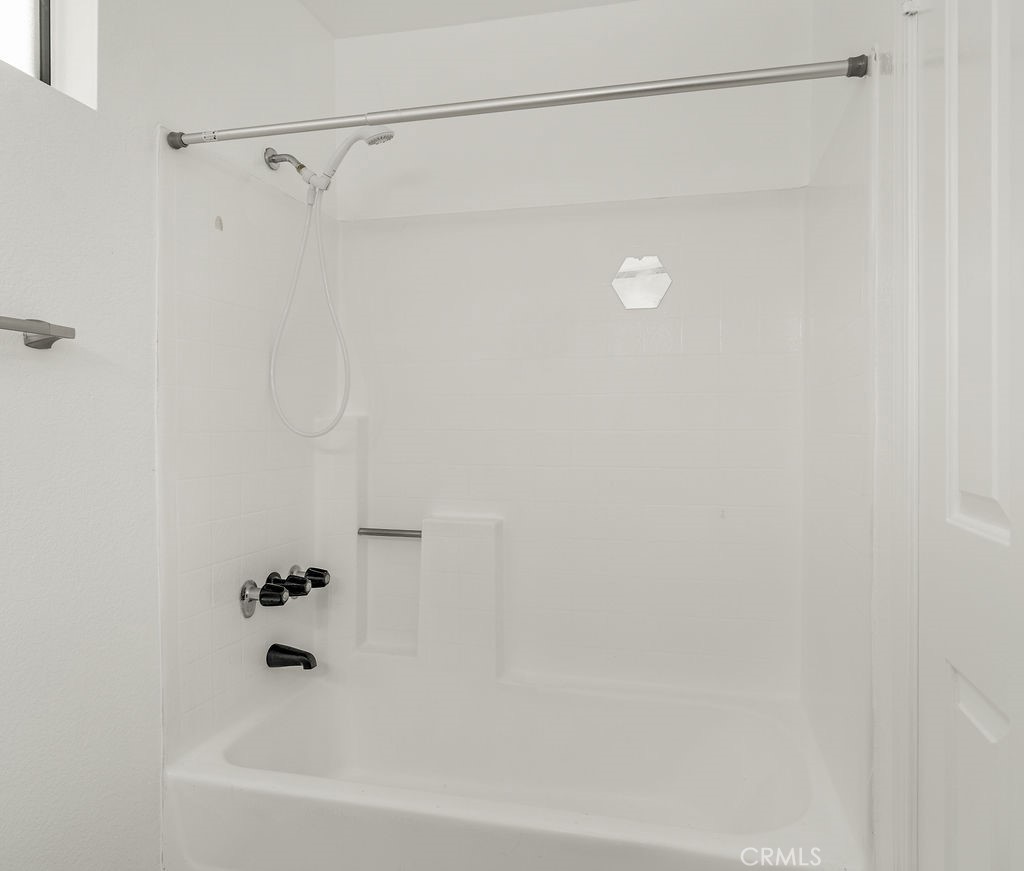 Circle (CA) - Residential Lease