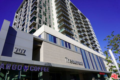 Photo of 707 E Ocean Boulevard #0601, Long Beach, CA 90802 (MLS # 26833469)