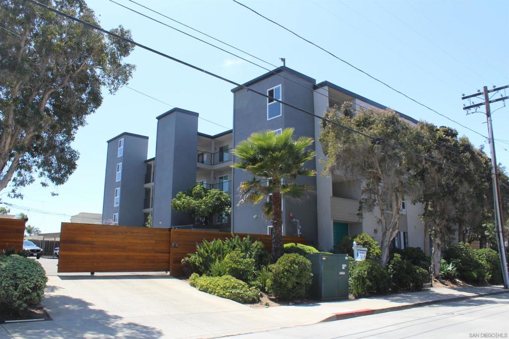 2939 Laurel St 204