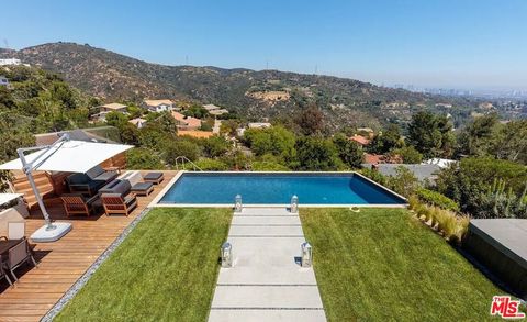 Photo of 2528 Westridge Road, Los Angeles, CA 90049 (MLS # 25631935)