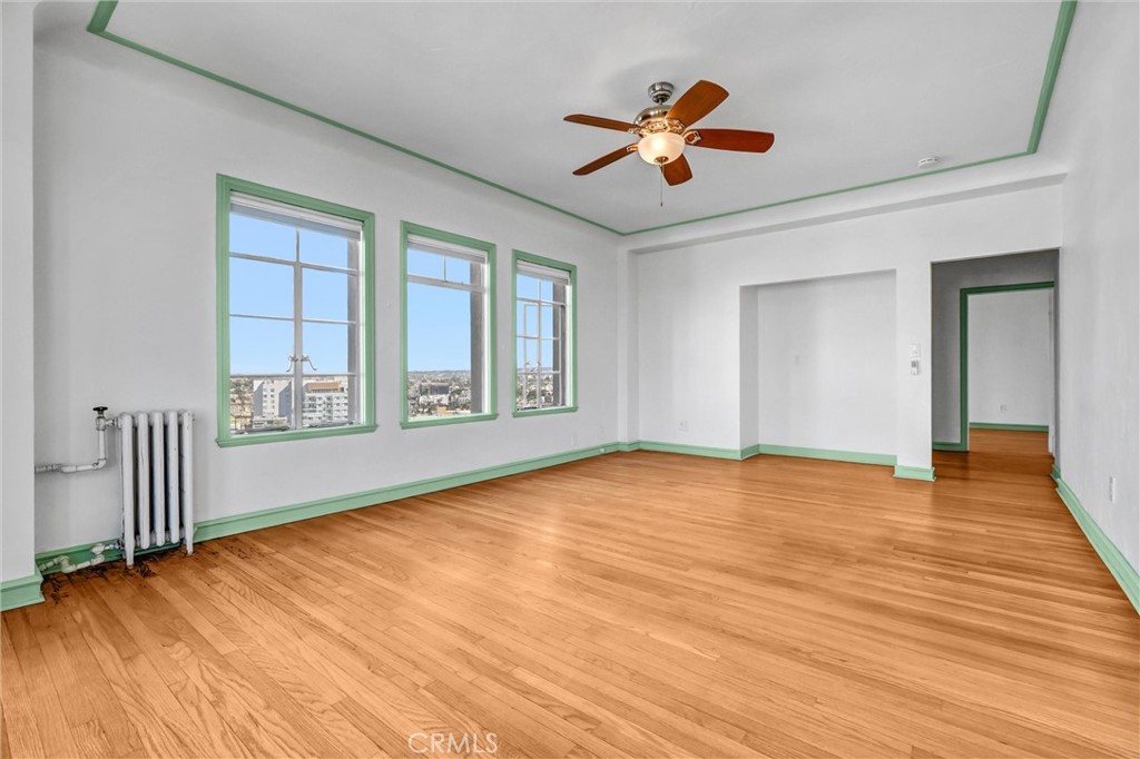 800 E Ocean Boulevard 902