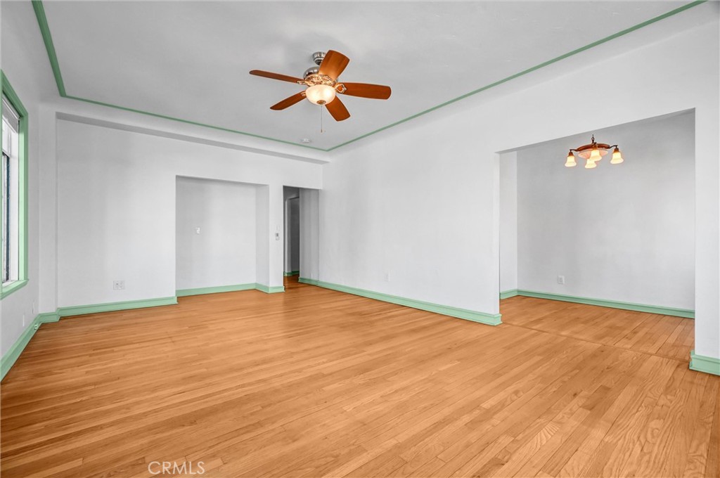 800 E Ocean Boulevard 902