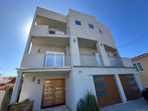 Photo of 1557 Evergreen Street ST, San Diego, CA 92101 (MLS # 260023019SD)