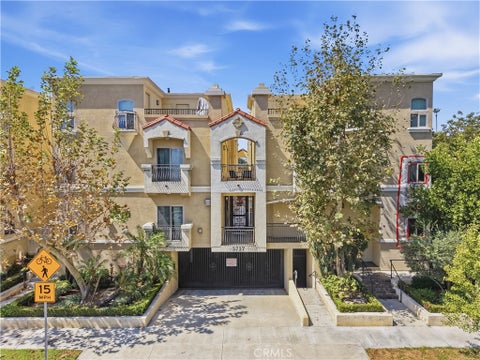 Photo of 5737 Camellia AVE, North Hollywood, CA 91601 (MLS # DW26209056)