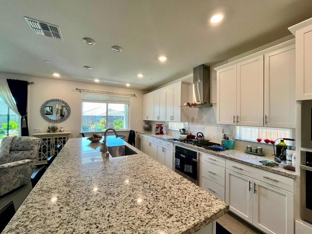 4861 Peace Lily Lane