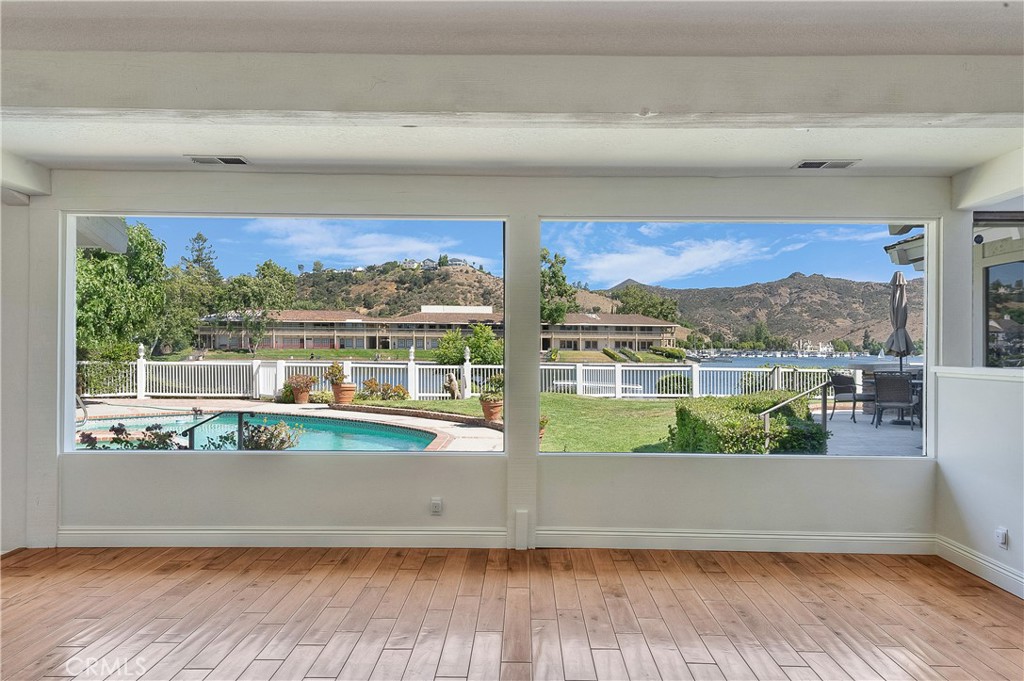 Westlake Island (711) - Residential