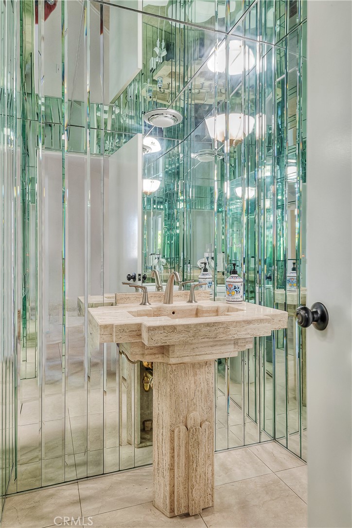 Westlake Island (711) - Residential