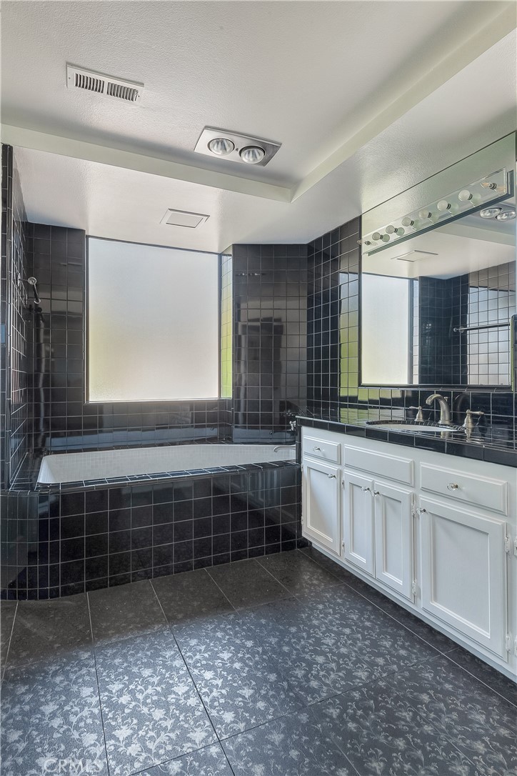 Westlake Island (711) - Residential